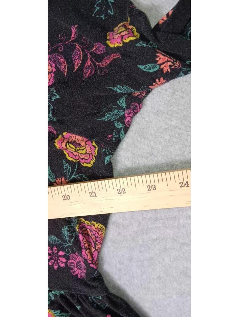 Torrid 3/4 Sleeve Button Up Tunic Blouse Womens Size 2 Black With Floral Design - Picture 3 of 12